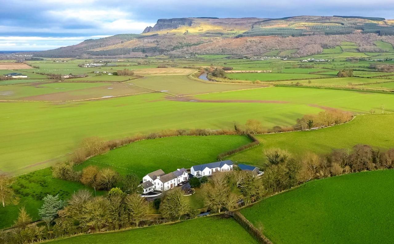 Willow House Bed & Breakfast And Orchard Studios Self Catering リマバディ エクステリア 写真