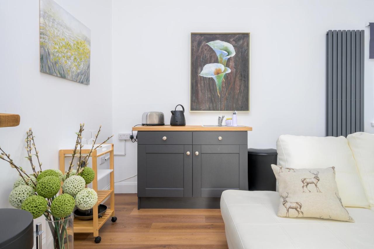 Willow House Bed & Breakfast And Orchard Studios Self Catering リマバディ エクステリア 写真