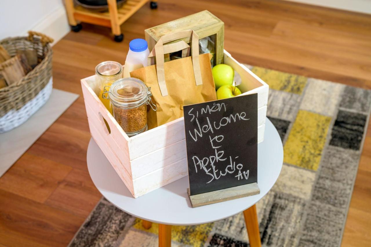 Willow House Bed & Breakfast And Orchard Studios Self Catering リマバディ エクステリア 写真