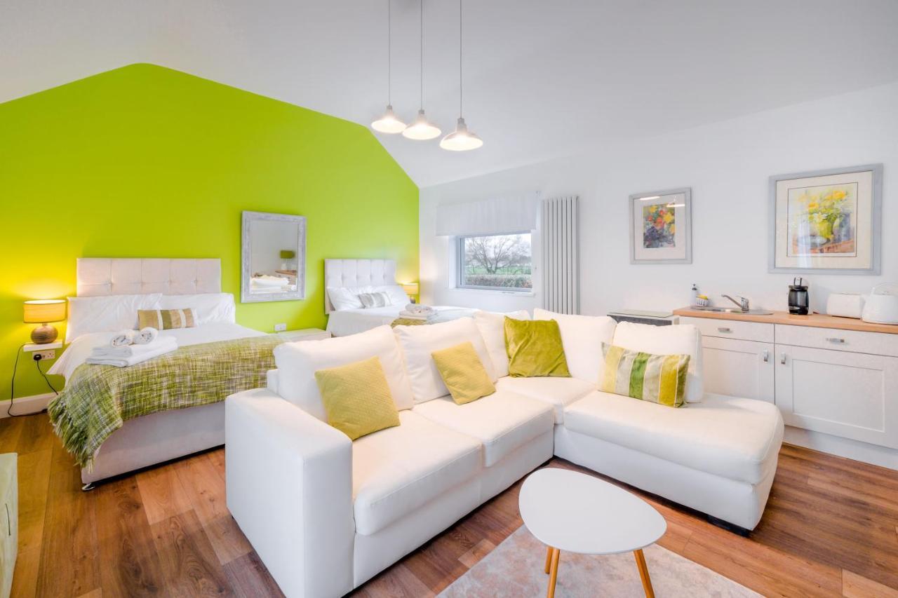 Willow House Bed & Breakfast And Orchard Studios Self Catering リマバディ エクステリア 写真