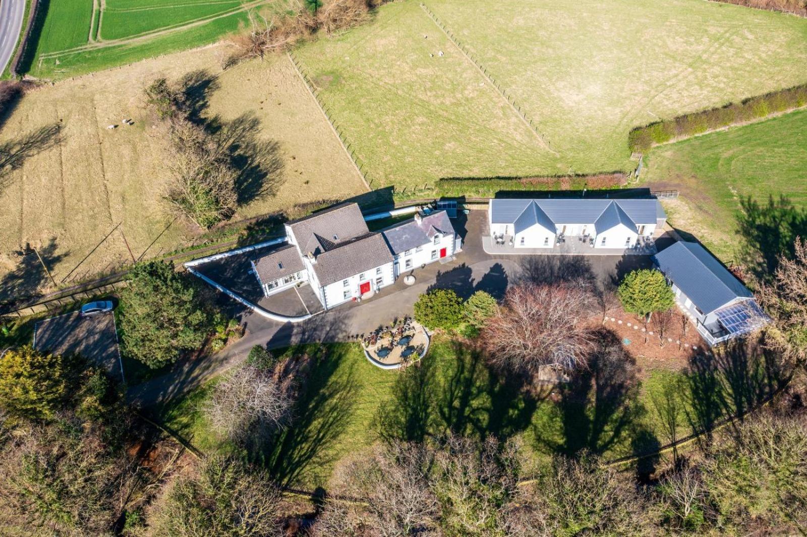 Willow House Bed & Breakfast And Orchard Studios Self Catering リマバディ エクステリア 写真