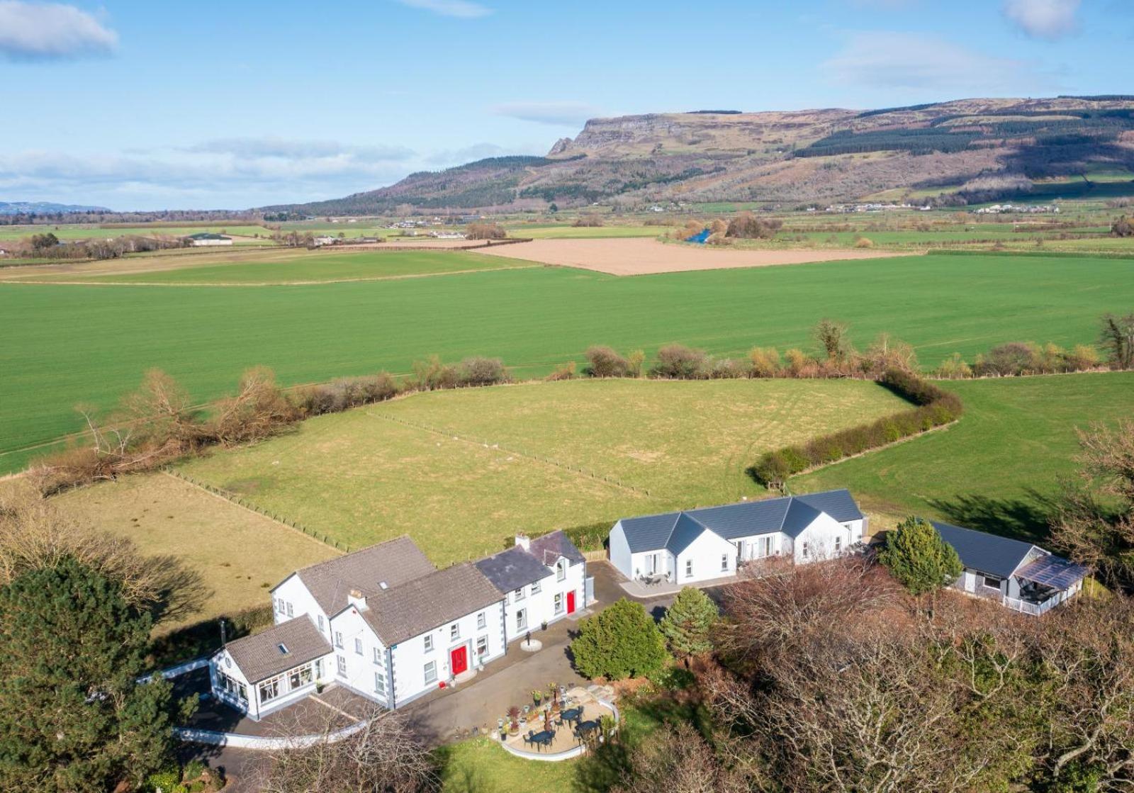 Willow House Bed & Breakfast And Orchard Studios Self Catering リマバディ エクステリア 写真
